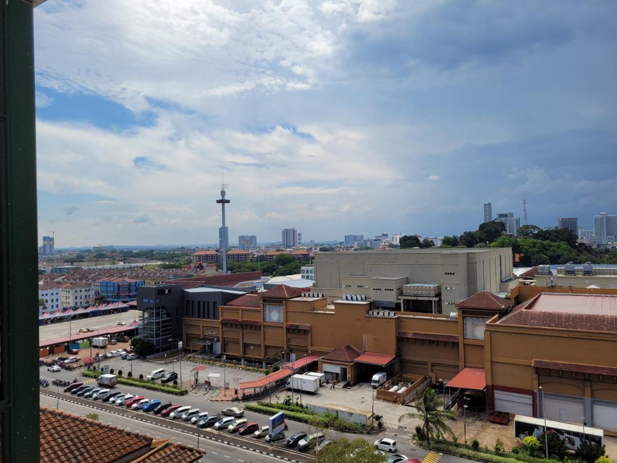 Mahkota By The Bliss